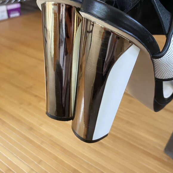 BCBG MaxAzria Size 10 Jovian High Heels Black White Leather Sandals BCBGMaxAzria - Picture 10 of 14